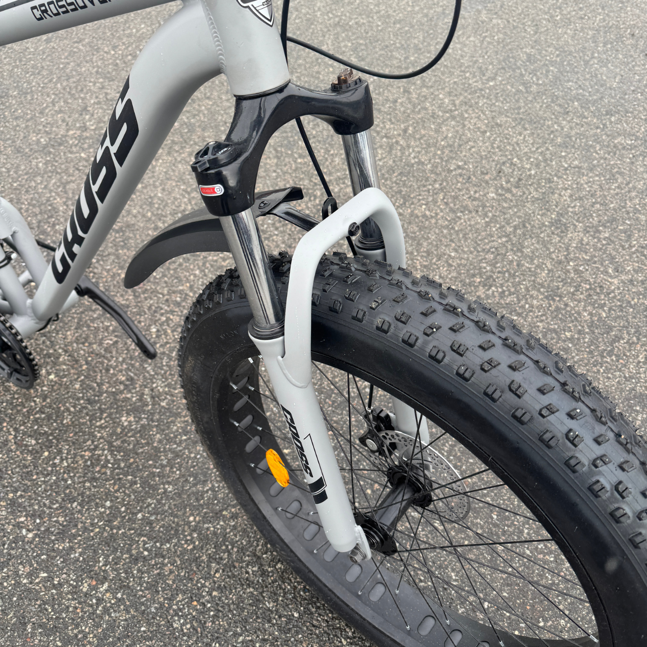 Фетбайк алюминиевый Cross Kayot 26/4,0" с амортизатором Shimano Серый (cb03b394) - фото 6 Фетбайк алюминиевый Cross Kayot 26/4,0" с амортизатором Shimano Серый (cb03b394) - фото 6