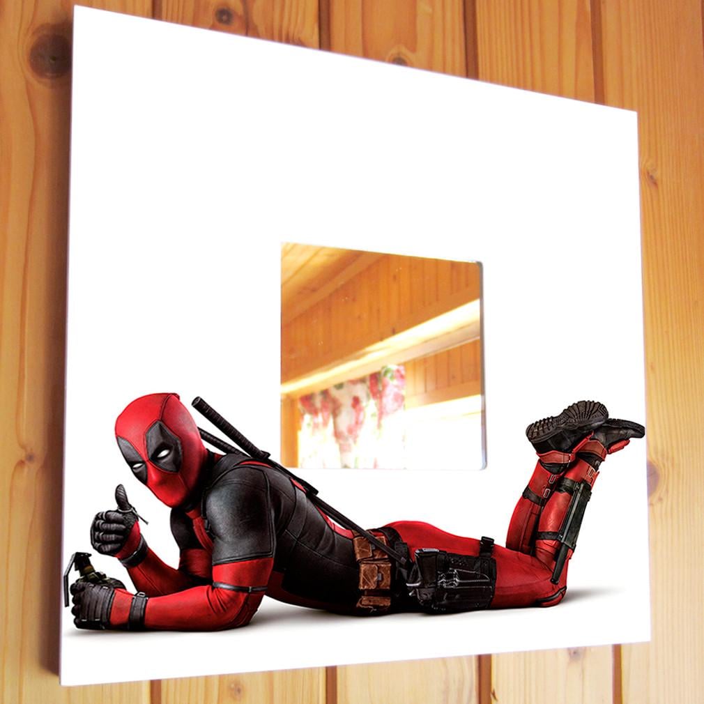 Зеркало декоративное Deadpool 260х260 мм (M03473) Зеркало декоративное Deadpool 260х260 мм (M03473)
