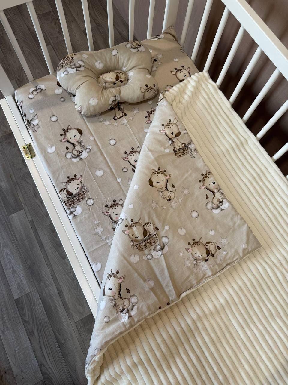 Комплект постельного белья Манюня Жираф из бязи для кроватки 78x98 см Молочный (П4К-am-manin-018)