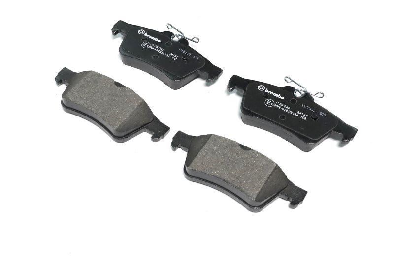 Гальмівні колодки дискові BREMBO Ford Focus Mazda 3.5 Opel vectra c Renault Laguna задні (P59042)