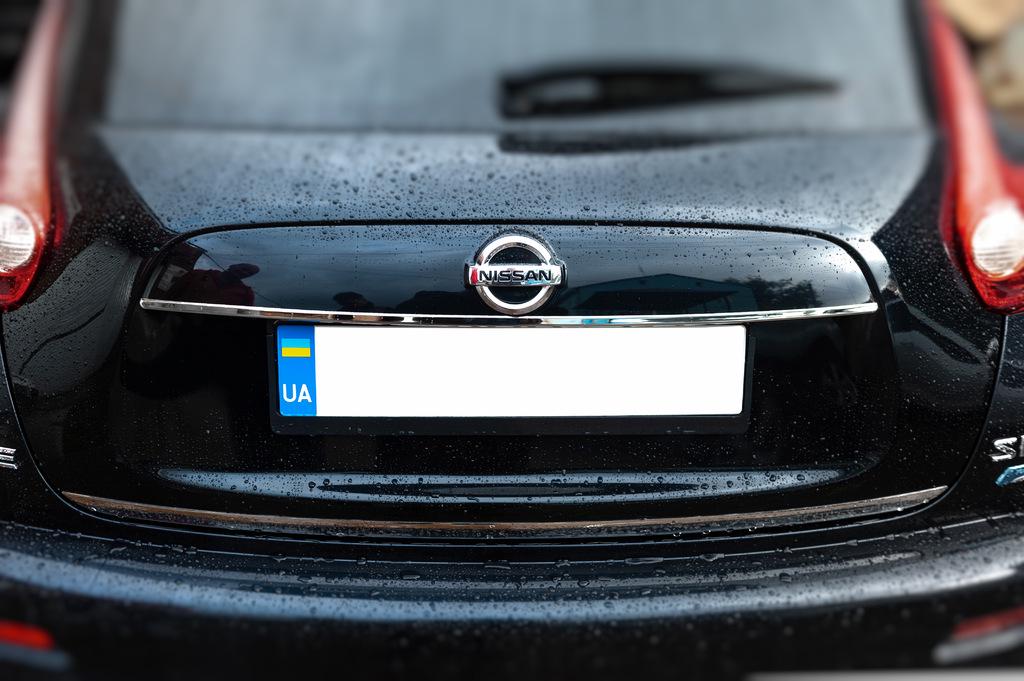 Хром планка над номером Omsa Line для Nissan Juke 2010-2019 гг. Хром