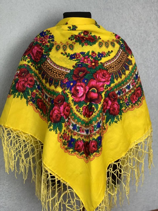 Платок Букет цветов с тороками 120х120 см Желтый (29434525)