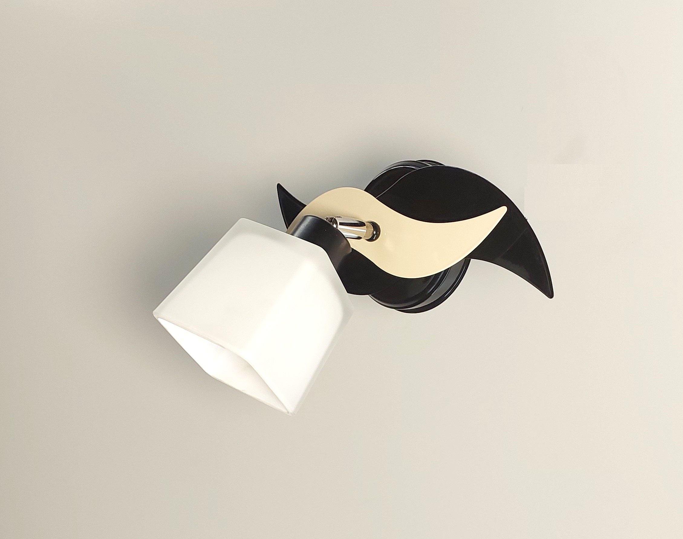 Бра настенный 8008 поворотный металлический Черный/Бежевый