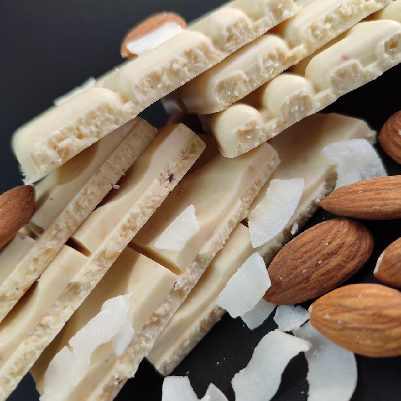 Белый шоколад Velvet 33% с миндалем/кокосом/кокосовым молоком 100 г (2117530974) - фото 2