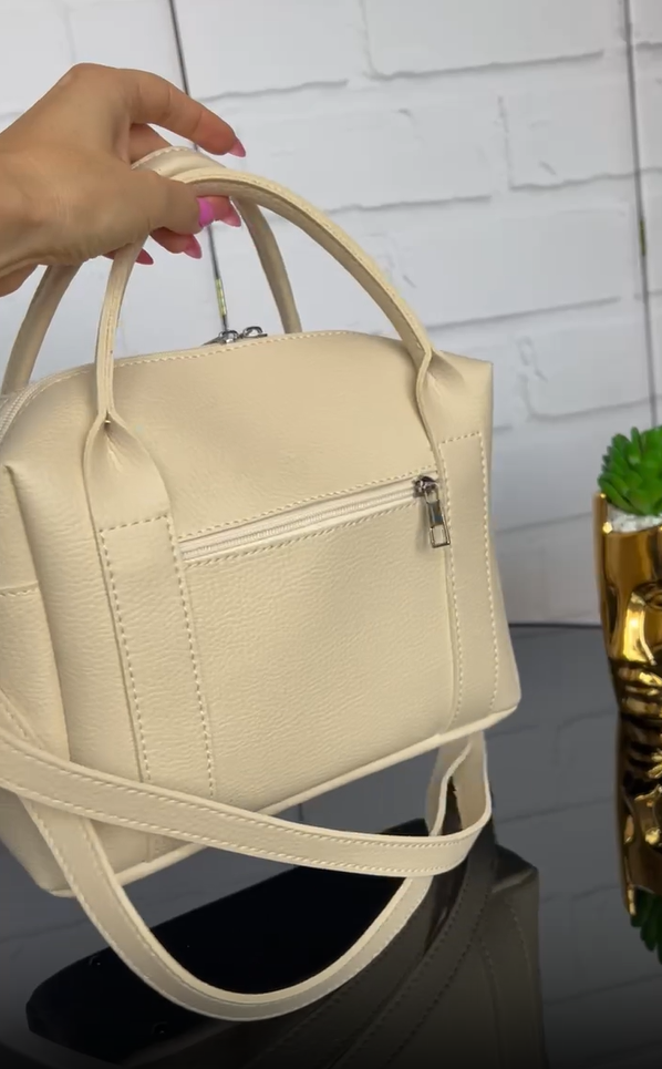 Сумка женская кросс боди через плечо вместительная красивая с принтом экокожа 28х20х12 см Бежевый - фото 7 Сумка женская кросс боди через плечо вместительная красивая с принтом экокожа 28х20х12 см Бежевый - фото 7