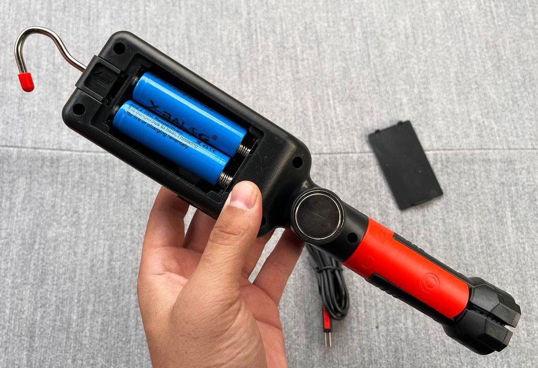 Ліхтар акумуляторний з гачком та магнітом 8859 60 LED для СТО 2x18650 (1700163870) - фото 2 Ліхтар акумуляторний з гачком та магнітом 8859 60 LED для СТО 2x18650 (1700163870) - фото 2