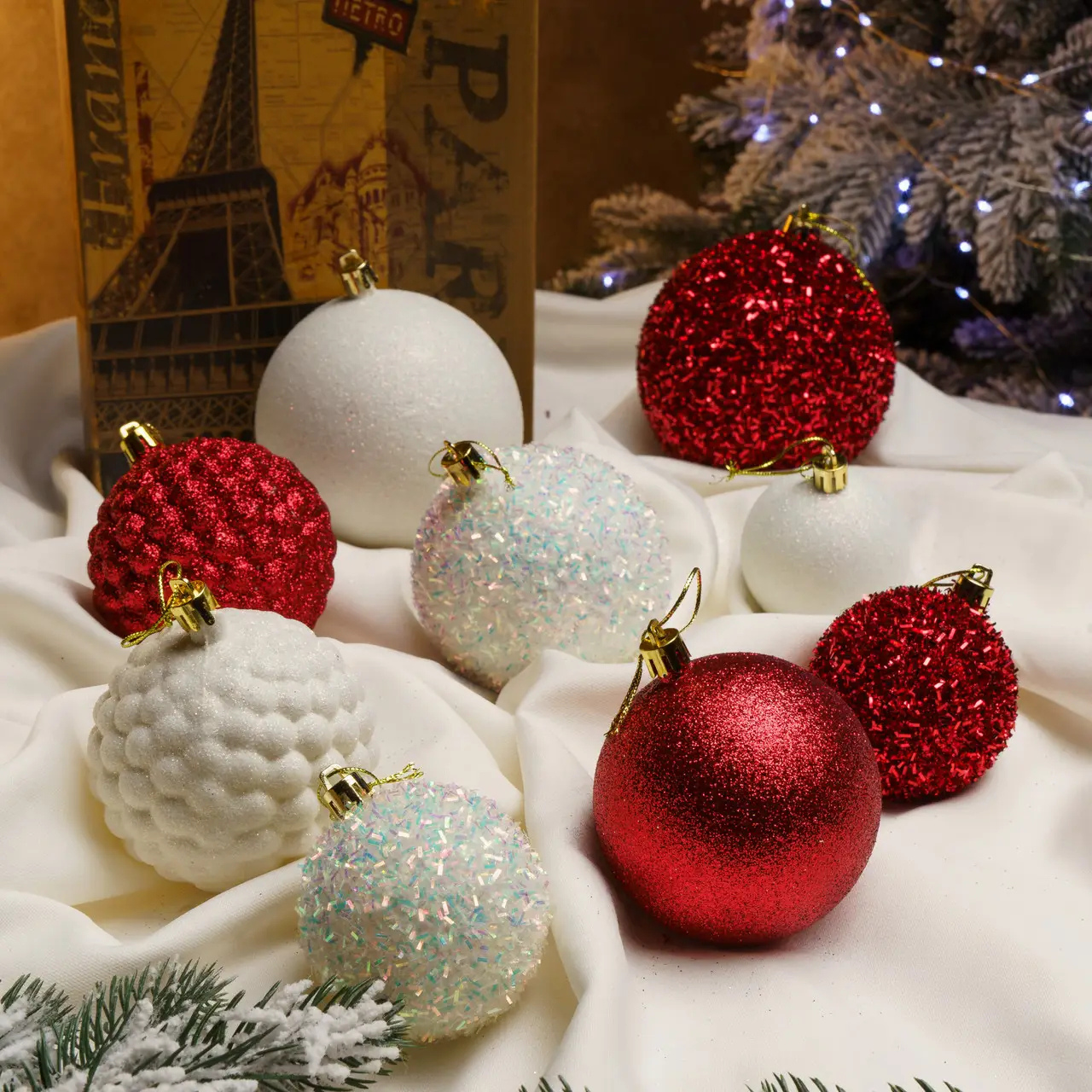 Набор новогодних блестящих игрушек Созвездие на елку 40 шаров Белый/Красный (77941535) - фото 2 Набор новогодних блестящих игрушек Созвездие на елку 40 шаров Белый/Красный (77941535) - фото 2