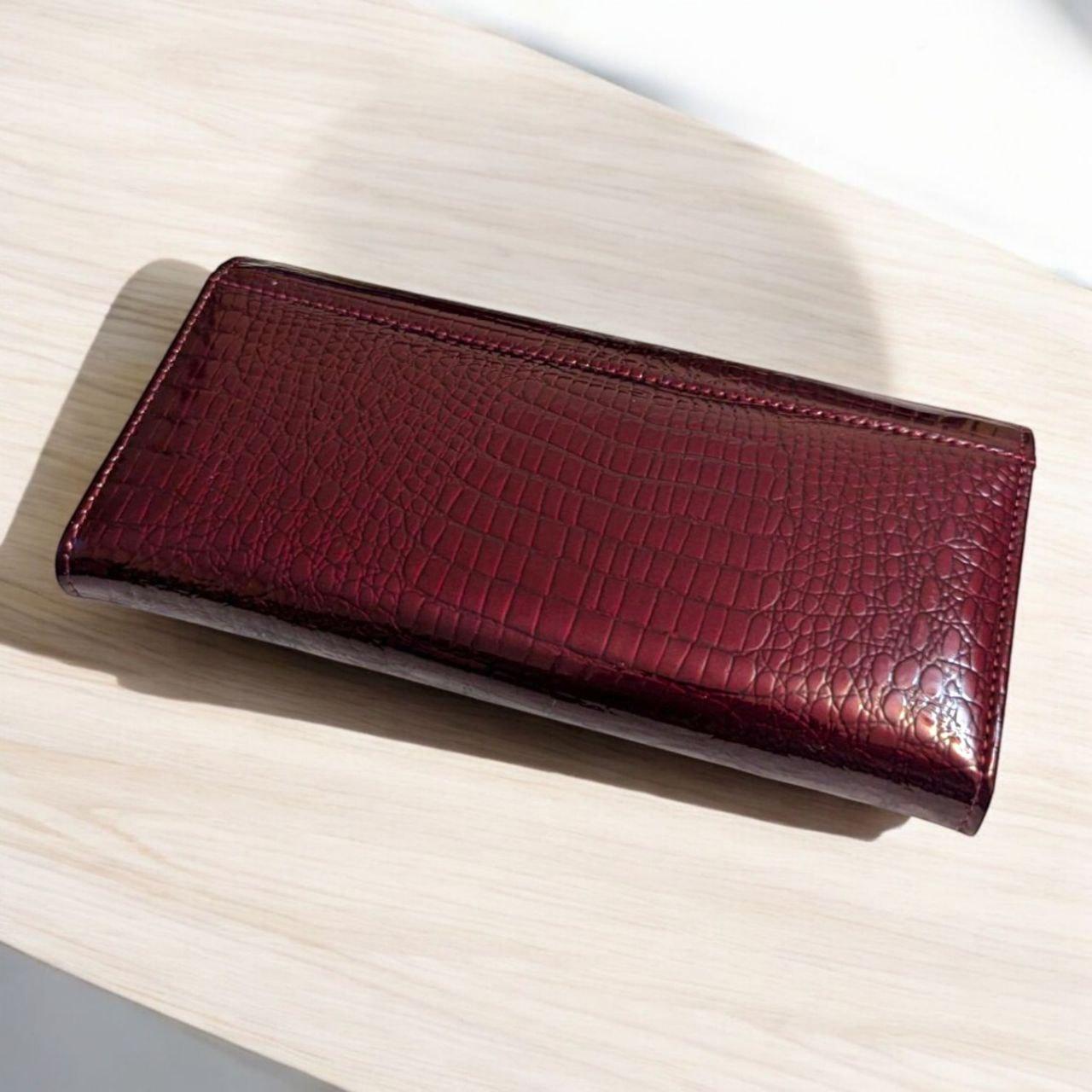 Гаманець жіночий шкіряний лаковий на магніті з клямкою для монет Somuch вишовий (505-81E) - фото 3