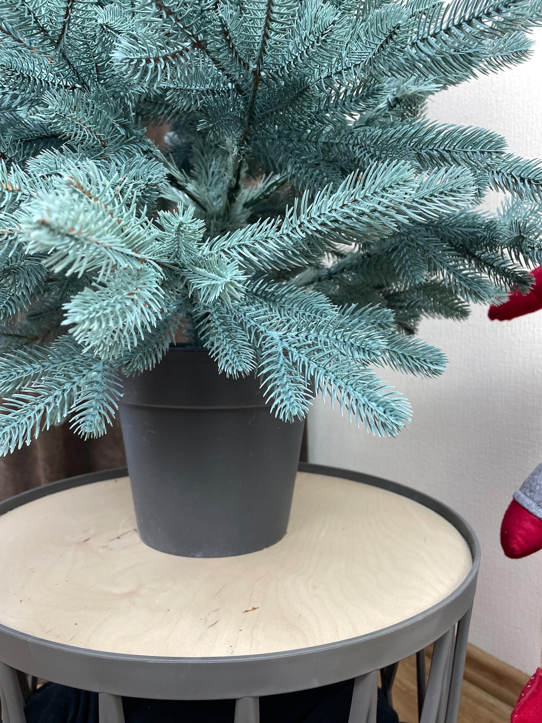 Штучна ялинка лита Traditional в горщику 90 см Блакитний (Н01022) - фото 7 Штучна ялинка лита Traditional в горщику 90 см Блакитний (Н01022) - фото 7