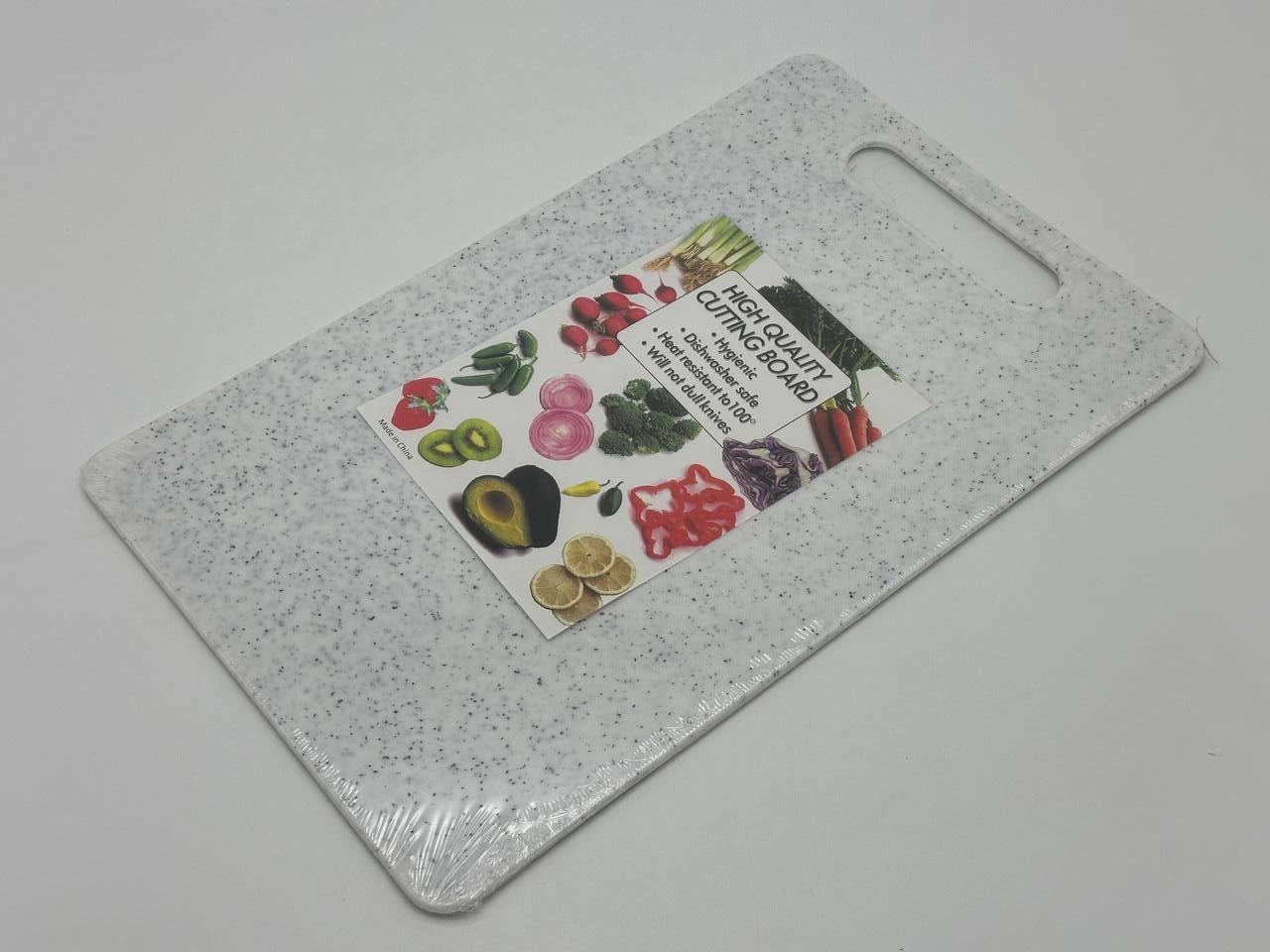 Доска разделочная пластиковая 37x23x0,5 см (20322) Доска разделочная пластиковая 37x23x0,5 см (20322)