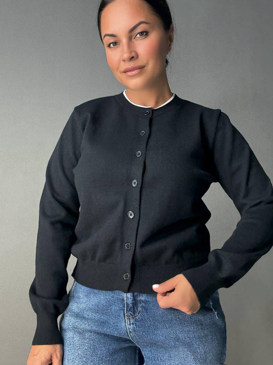 Кардиган жіночий Fancy Matinee 1527 на ґудзиках з контрастним коміром OS Чорний (5011) - фото 6 Кардиган жіночий Fancy Matinee 1527 на ґудзиках з контрастним коміром OS Чорний (5011) - фото 6