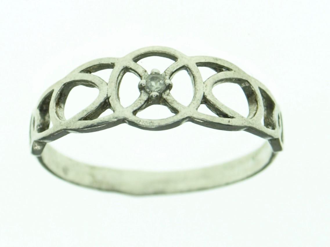 Кольцо из серебра с аметистом р. 18 1,36 г (2101800208)