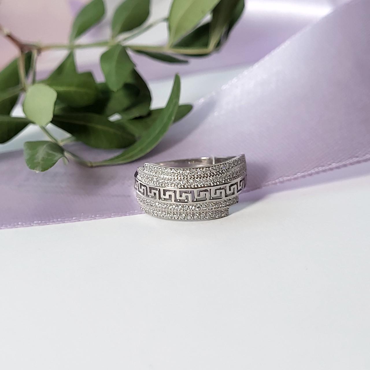 Кольцо широкое в белых камнях серебро 925 пробы родированное 3,20 г р. 19,5 (4353р)