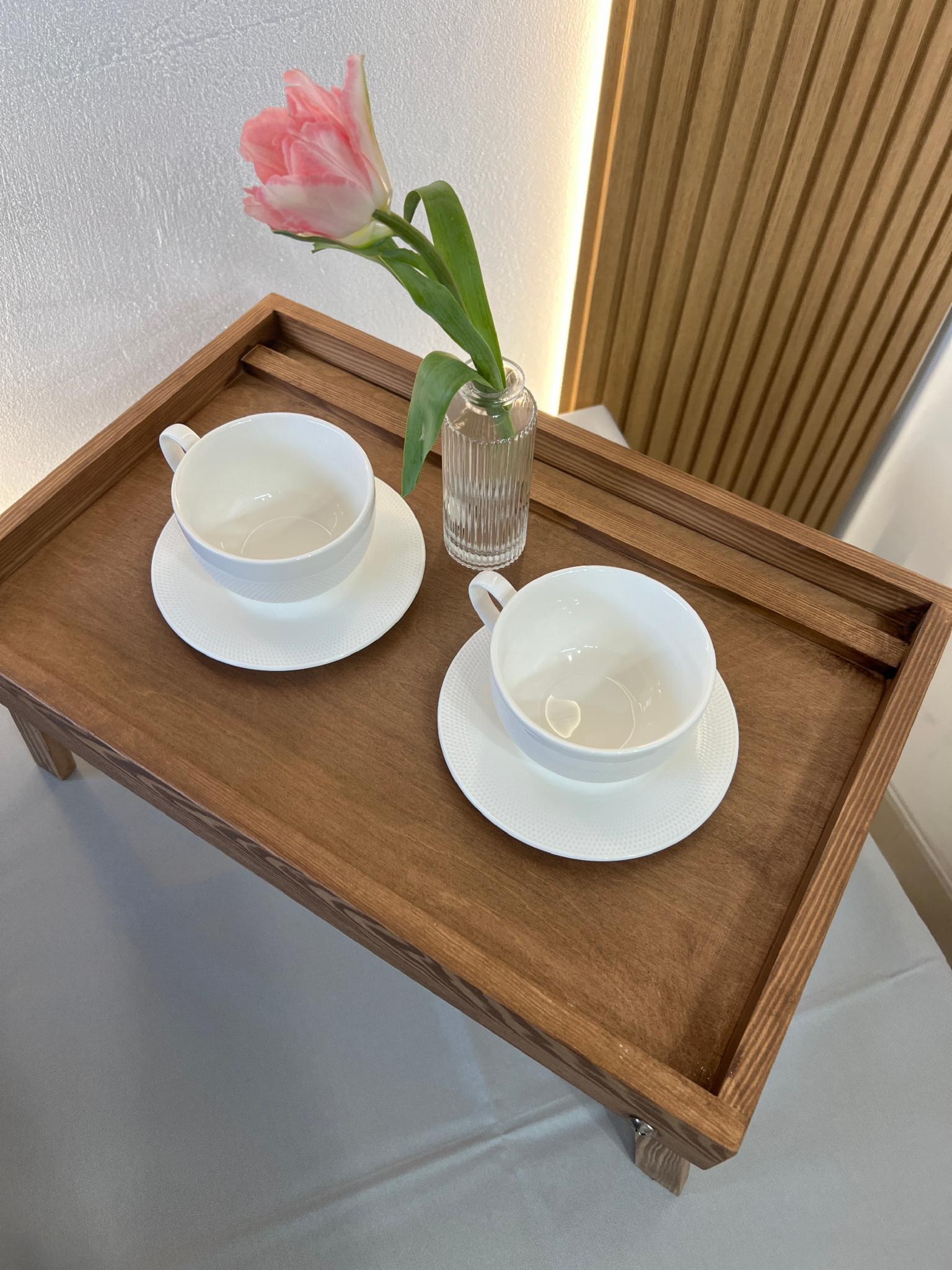 Столик для сніданку дерев'яний Кіпаріс 50х33х25 см Коричневий - фото 3 Столик для сніданку дерев'яний Кіпаріс 50х33х25 см Коричневий - фото 3