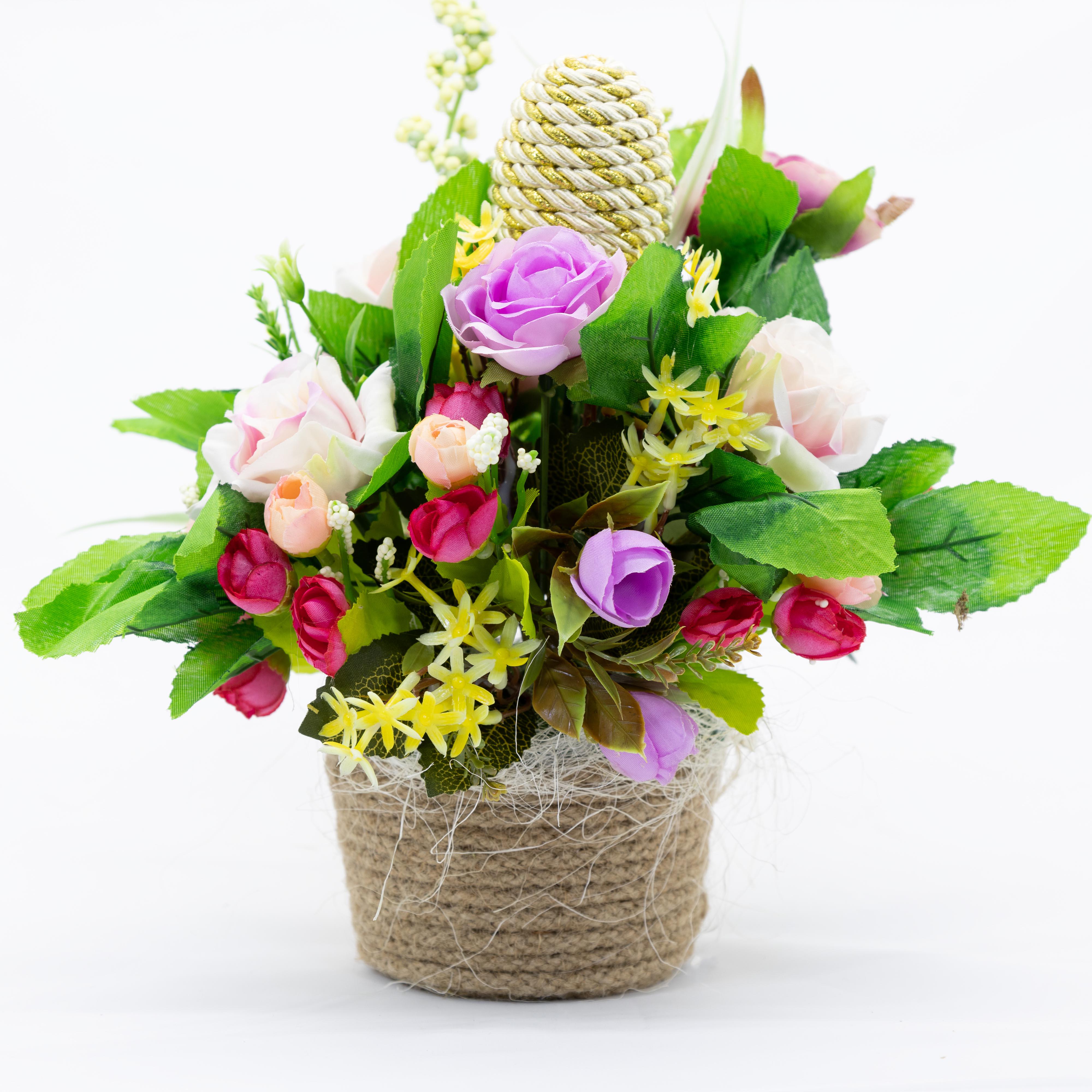 Пасхальная композиция ДАЙС из разноцветных искусственных цветов в кашпо из шнура 25 см (ВК2025)