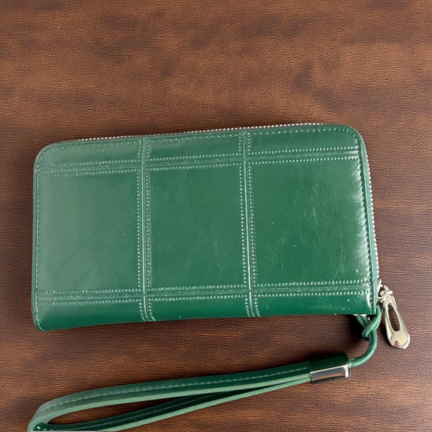 Кошелек женский кожаный большой на молнии из натуральной кожи в коробке 20х10,5 Зеленый Кошелек женский кожаный большой на молнии из натуральной кожи в коробке 20х10,5 Зеленый