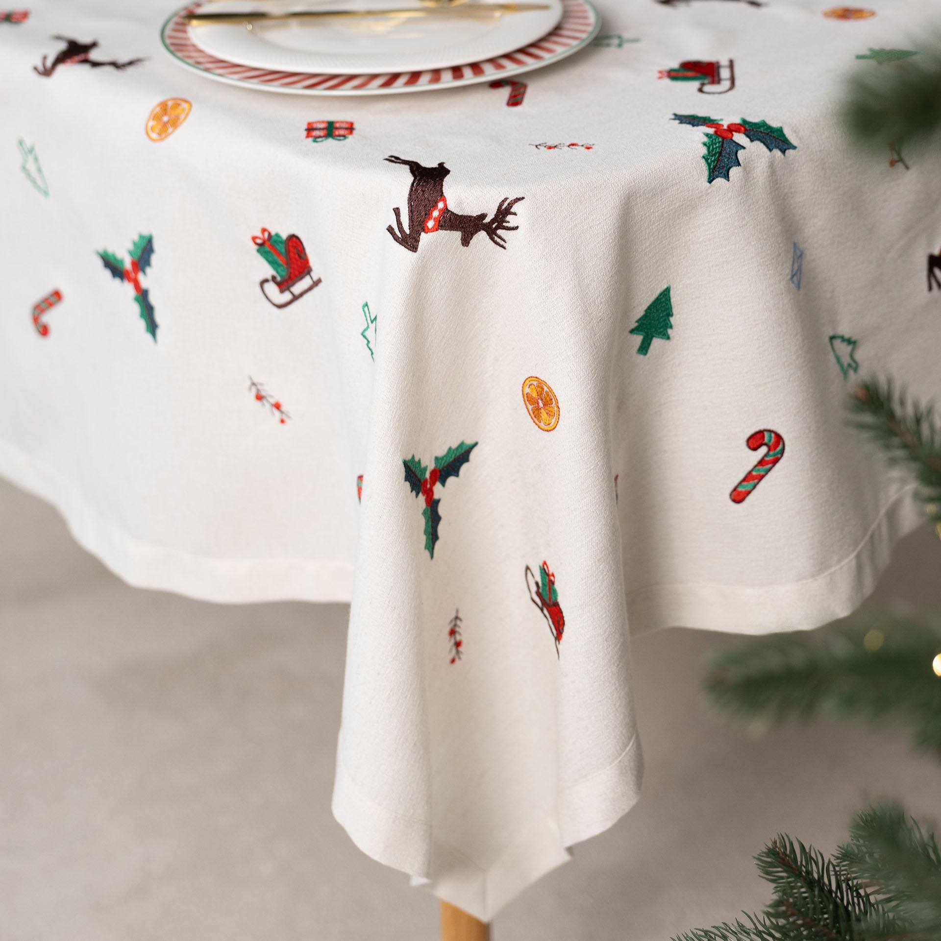 Скатертина новорічна Едельвіка Різдвяна мелодія 3,00х1,55 м (555-25/00)