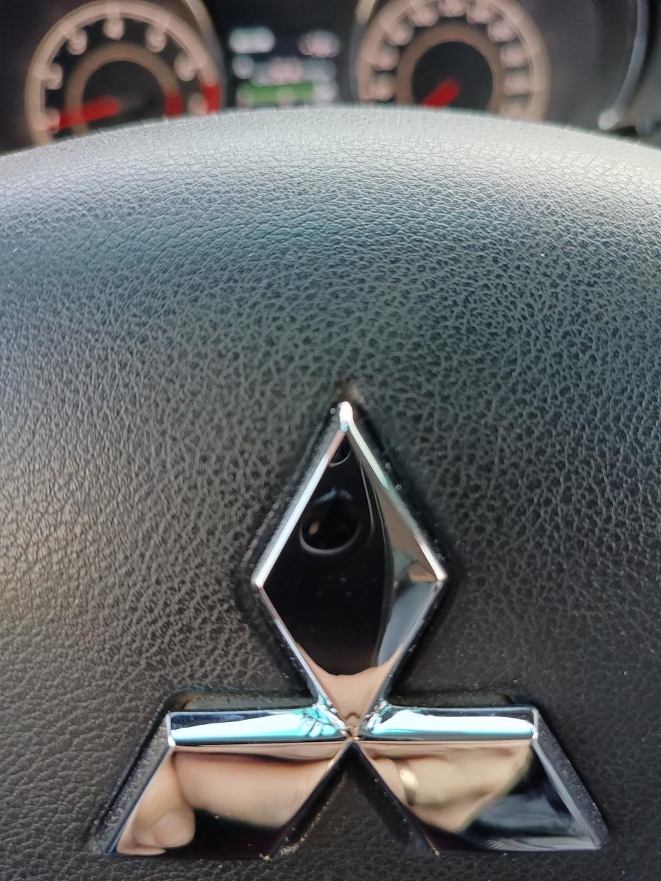 Логотип на кермо Mitsubishi Outlander XL/Lancer X Хром (27503978) - фото 6 Логотип на кермо Mitsubishi Outlander XL/Lancer X Хром (27503978) - фото 6