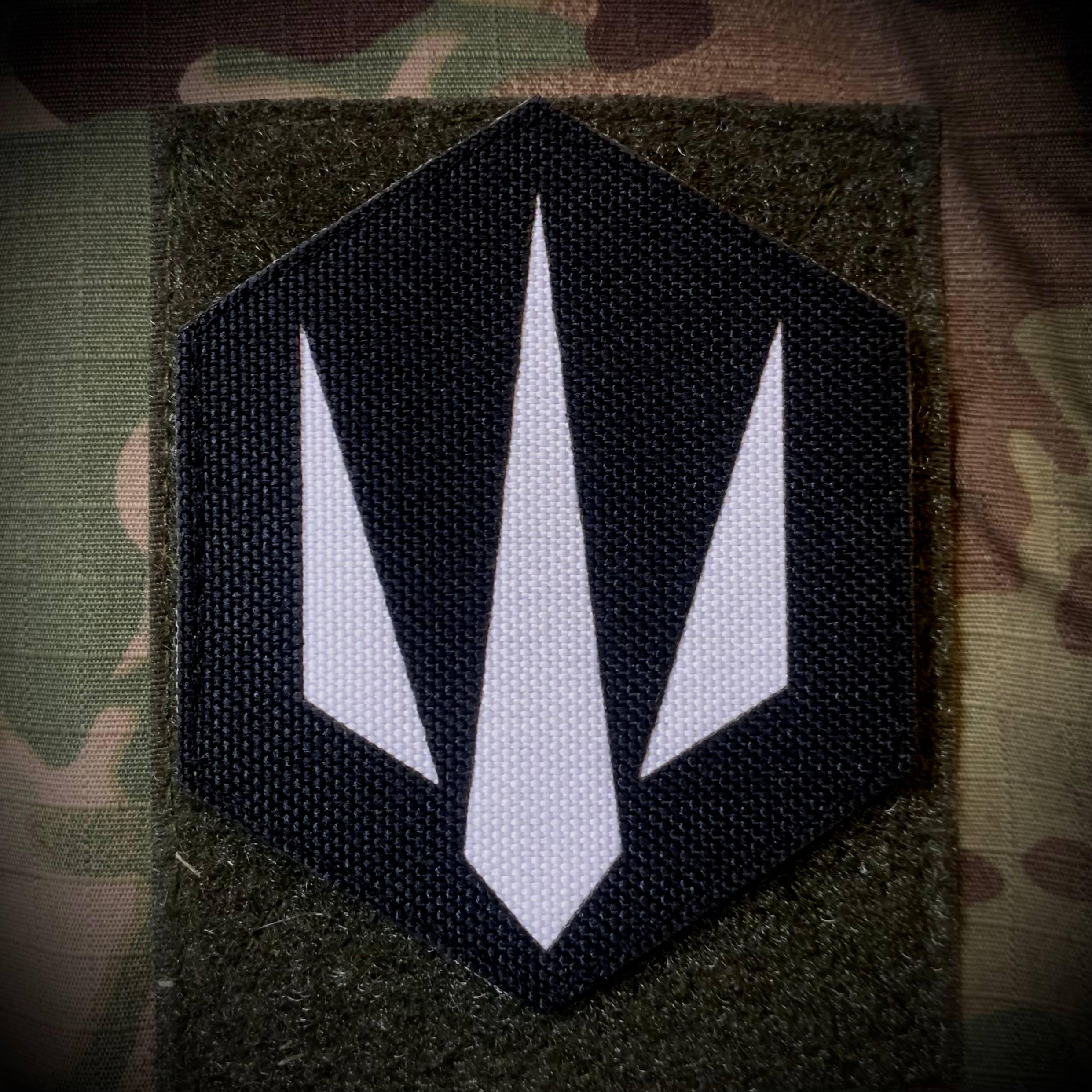 Шеврон на липучке Laser Cut СБС Знак Силы Безпилотных Систем 8х9 см Черный/Белый - фото 2 Шеврон на липучке Laser Cut СБС Знак Силы Безпилотных Систем 8х9 см Черный/Белый - фото 2