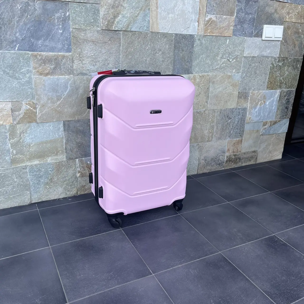 Чемодан дорожный Bloom 1507 М 63 л Розовый - фото 2 Чемодан дорожный Bloom 1507 М 63 л Розовый - фото 2