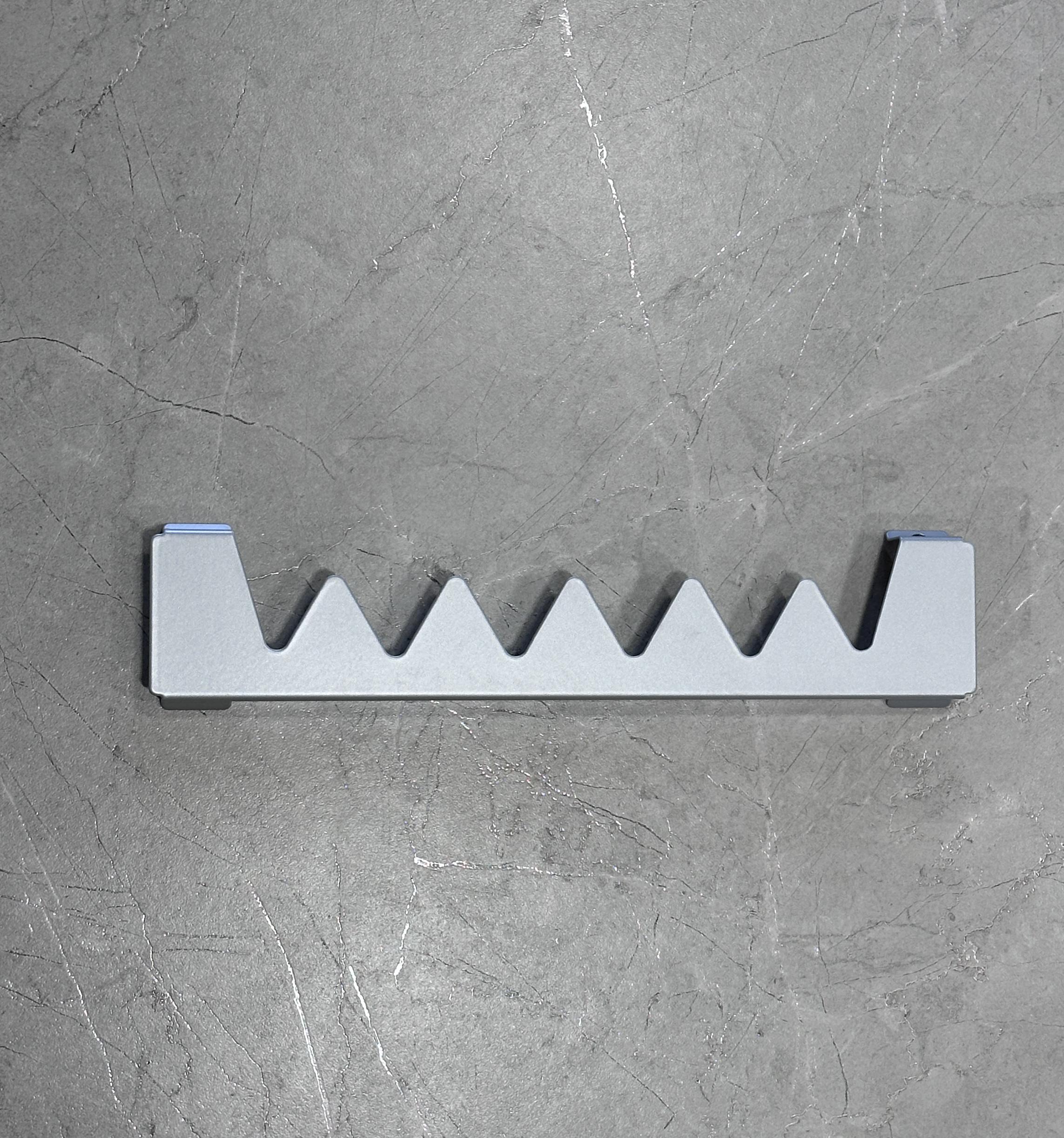 Вешалка Terma Shark 500 мм Silver mat (258) - фото 2 Вешалка Terma Shark 500 мм Silver mat (258) - фото 2