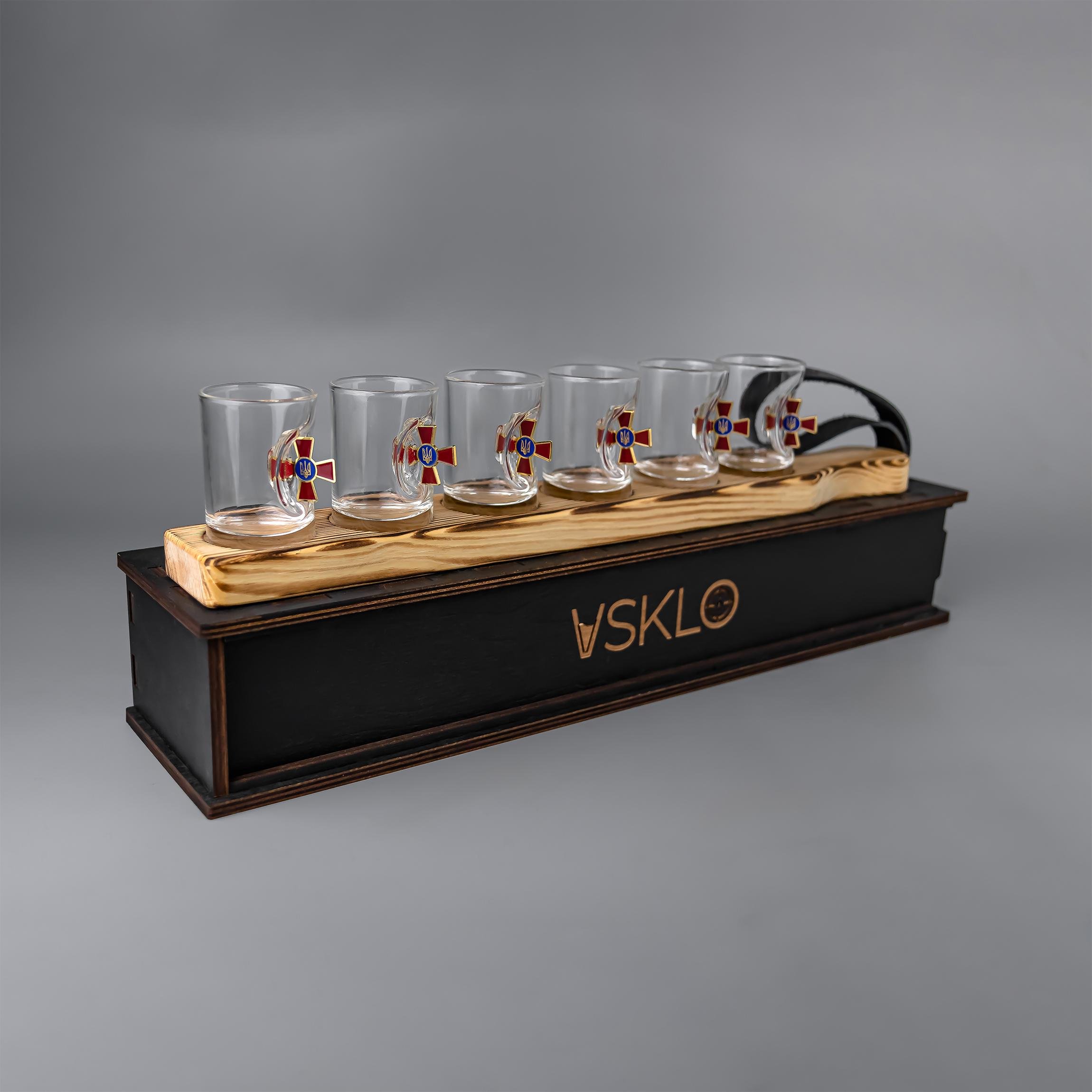 Набор рюмок на подставке ВСУ с упаковкой (24837189) - фото 2 Набор рюмок на подставке ВСУ с упаковкой (24837189) - фото 2