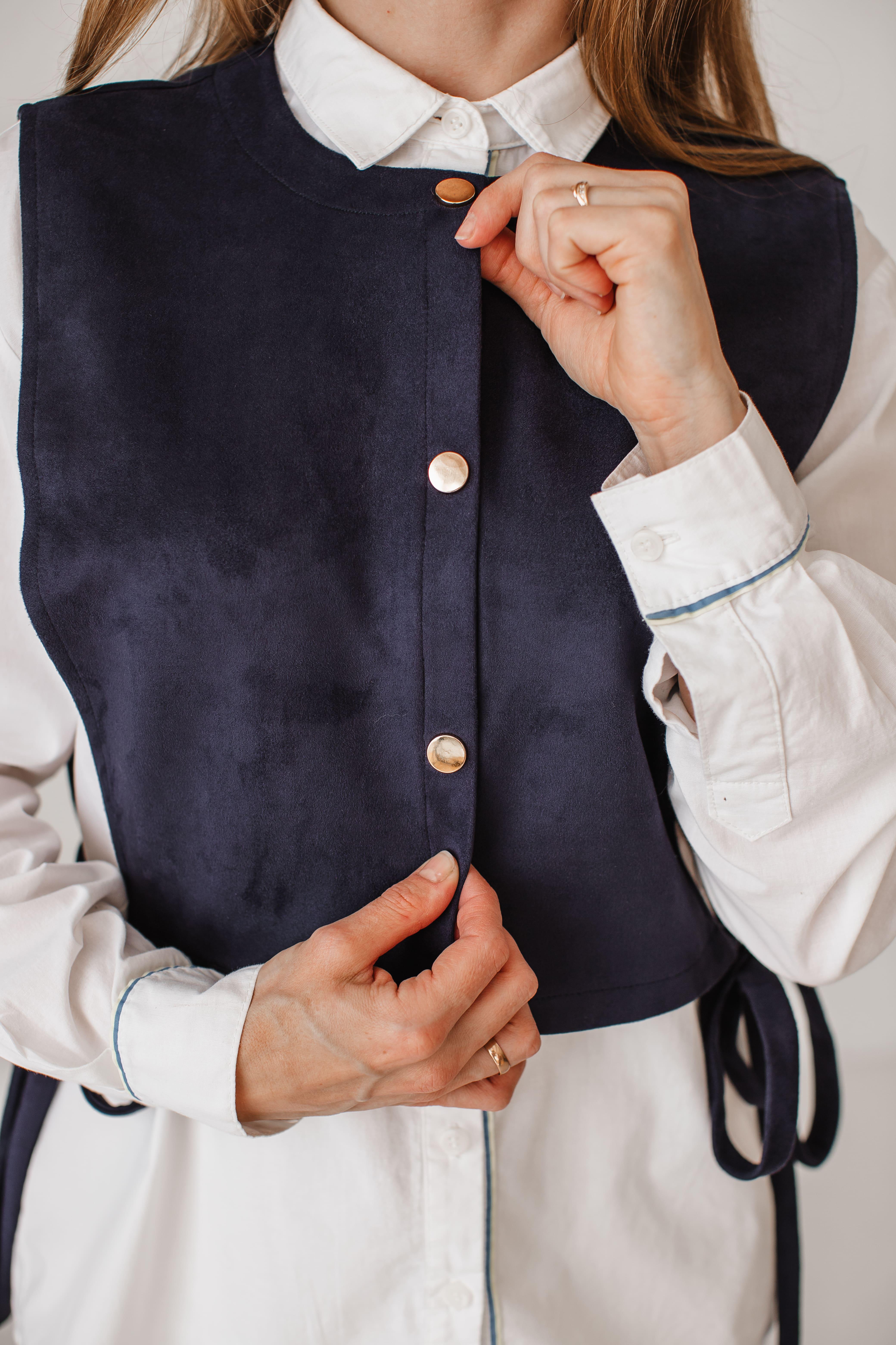 Жилет жіночий VSlatinina замшевий на кнопках S Темно-синій (01234567829) - фото 6 Жилет жіночий VSlatinina замшевий на кнопках S Темно-синій (01234567829) - фото 6