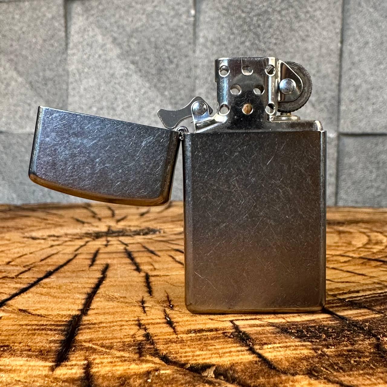 Зажигалка бензиновая ZIPPO STREET CHROME хромированная в подарочной коробке - фото 6 Зажигалка бензиновая ZIPPO STREET CHROME хромированная в подарочной коробке - фото 6