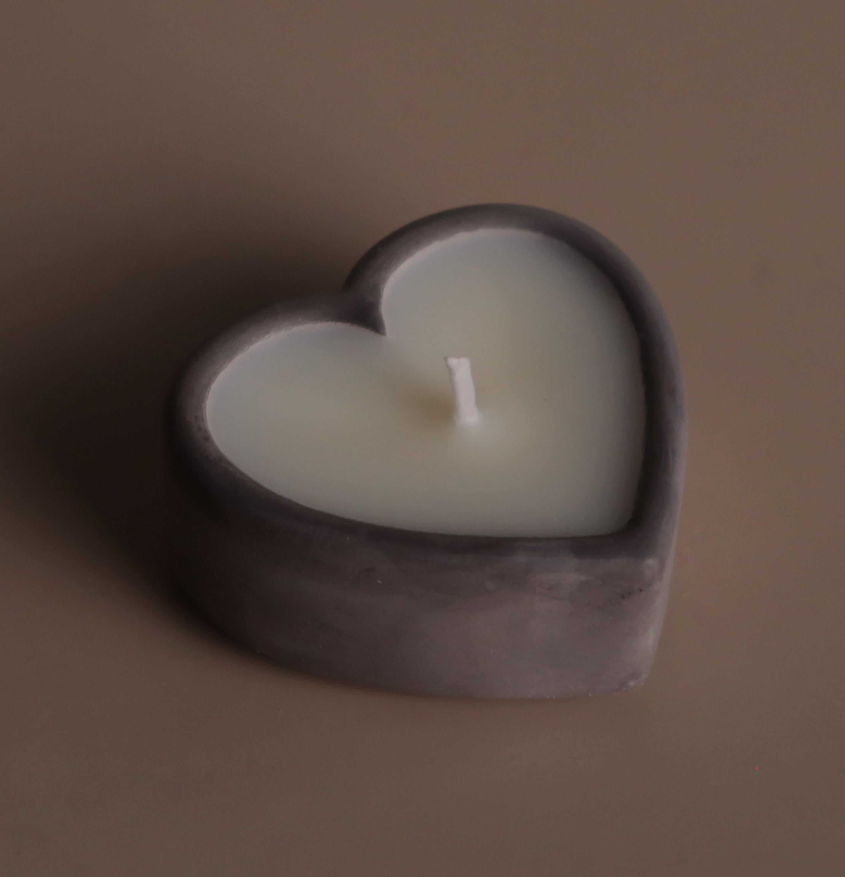 Аромасвічка соєва Wax Harmony Ваніль у гіпсовому кашпо Чайна Сердечко 10 г Сірий (1001031) Аромасвічка соєва Wax Harmony Ваніль у гіпсовому кашпо Чайна Сердечко 10 г Сірий (1001031)