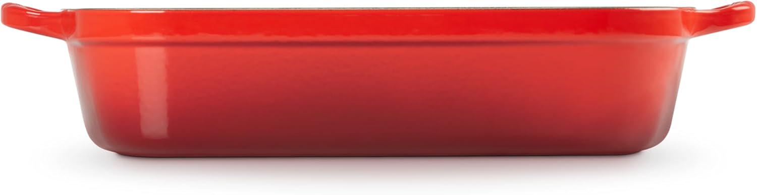 Форма для запекания Le Creuset Signature 33 см Cerise (20184332202422) - фото 3 Форма для запекания Le Creuset Signature 33 см Cerise (20184332202422) - фото 3