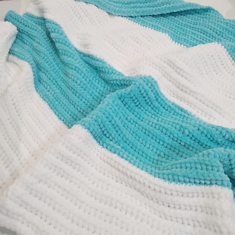 Плюшевый плед ручной работы 90х70 см (23572-Нов)