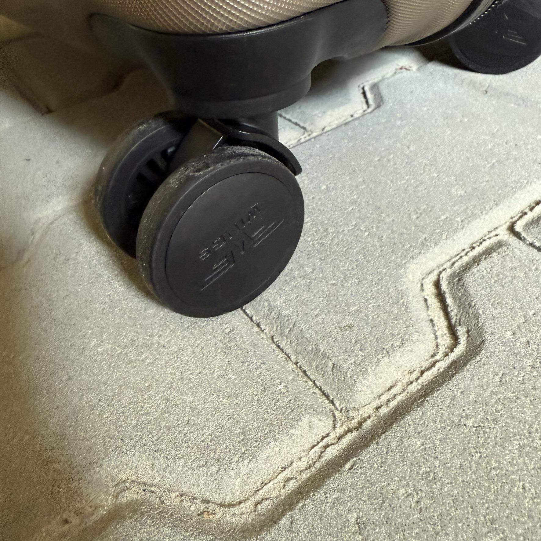 Чемодан Wings PEA01 дорожный L Шампань (26557311) - фото 8 Чемодан Wings PEA01 дорожный L Шампань (26557311) - фото 8