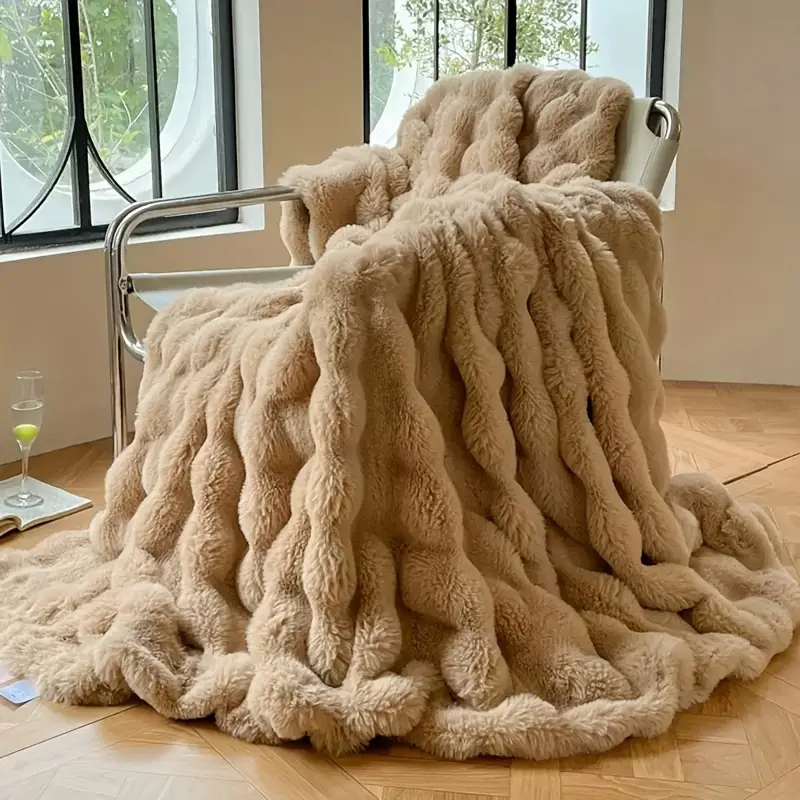 Плед-покрывало евро Кролик Люкс 230х220 см Коричневый (K-16-338-12brown/x230) Плед-покрывало евро Кролик Люкс 230х220 см Коричневый (K-16-338-12brown/x230)