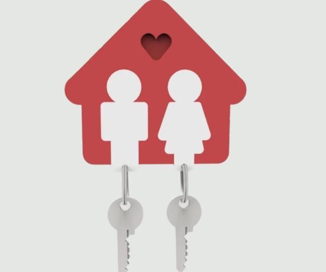 Держатель ключей с брелоками Он и Она (KEY-HOLDER-HIM-HER-22443023)
