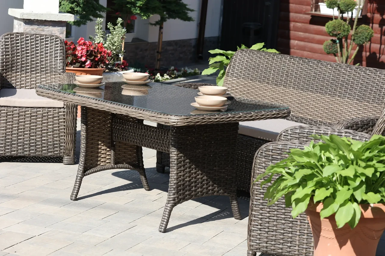 Стол Офелия со стеклянной столешницей на металлическом каркасе Мигдаль (CNT00009080)