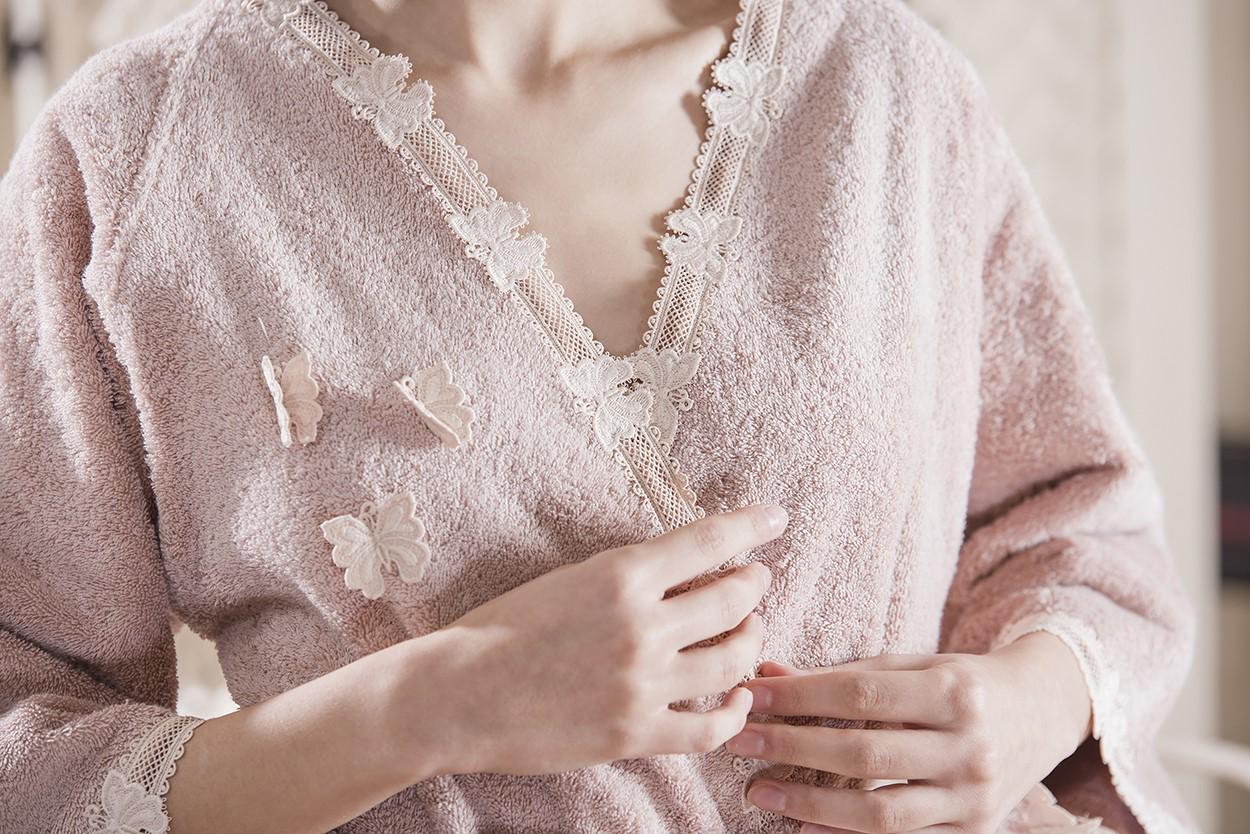 Халат махровый женский Gul Guler Kelebek Powder S Розовый - фото 2 Халат махровый женский Gul Guler Kelebek Powder S Розовый - фото 2