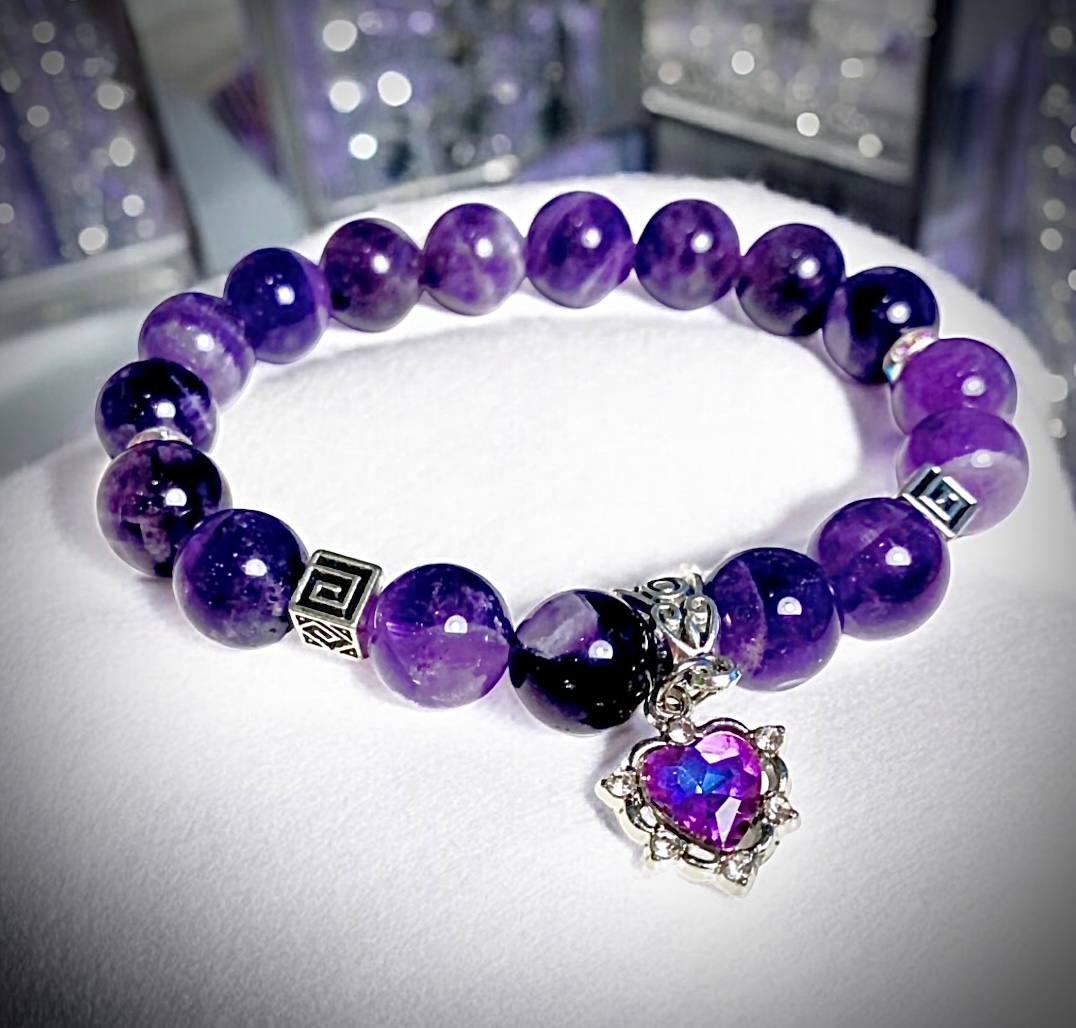 Браслет LITAURS из натурального камня аметист d 10 мм с подвеской и металлическими вставками М 15-17 см (250901)