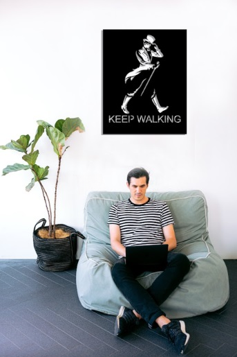 Картина-панно на стену в стиле лофт деревянное Decart Keep walking из натурального дерева 60x40 см