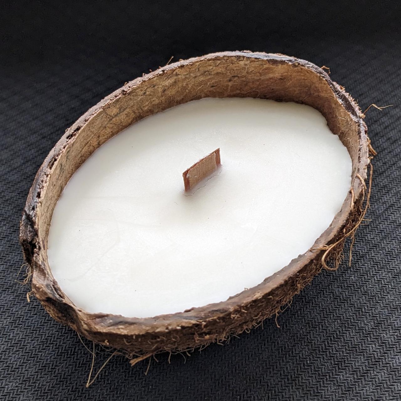 Свеча натуральная Лодочка овальная из соевого воска в кокосовой скорлупе (2489544201)