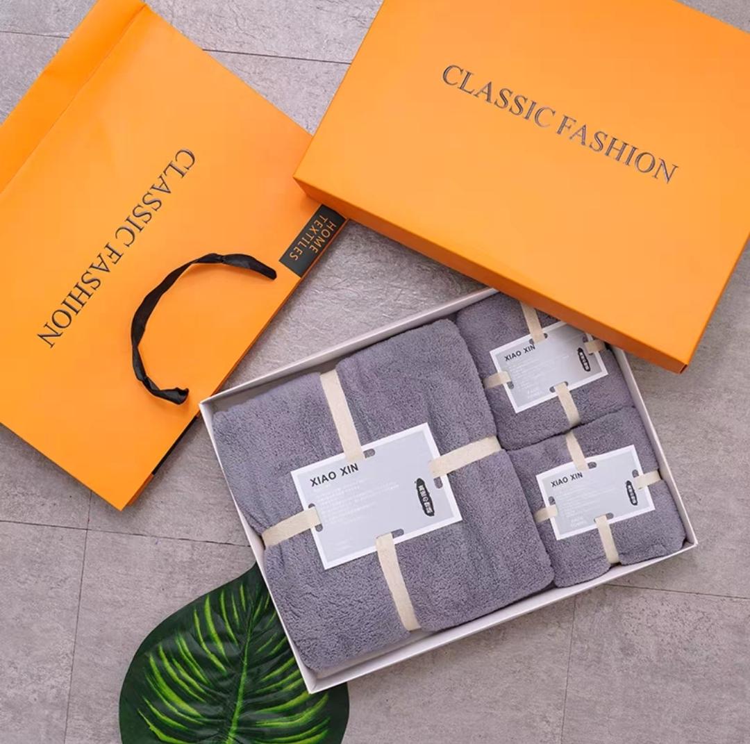 Набор полотенец подарочный (039)