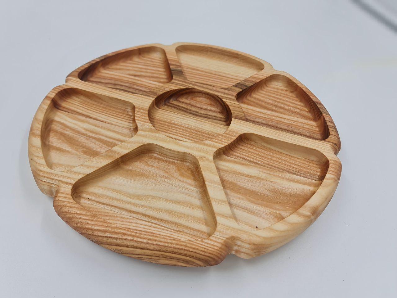 Тарілка з дерева для сервірування сирних та м'ясних закусок і нарізок d30 (IN47) - фото 2 Тарілка з дерева для сервірування сирних та м'ясних закусок і нарізок d30 (IN47) - фото 2