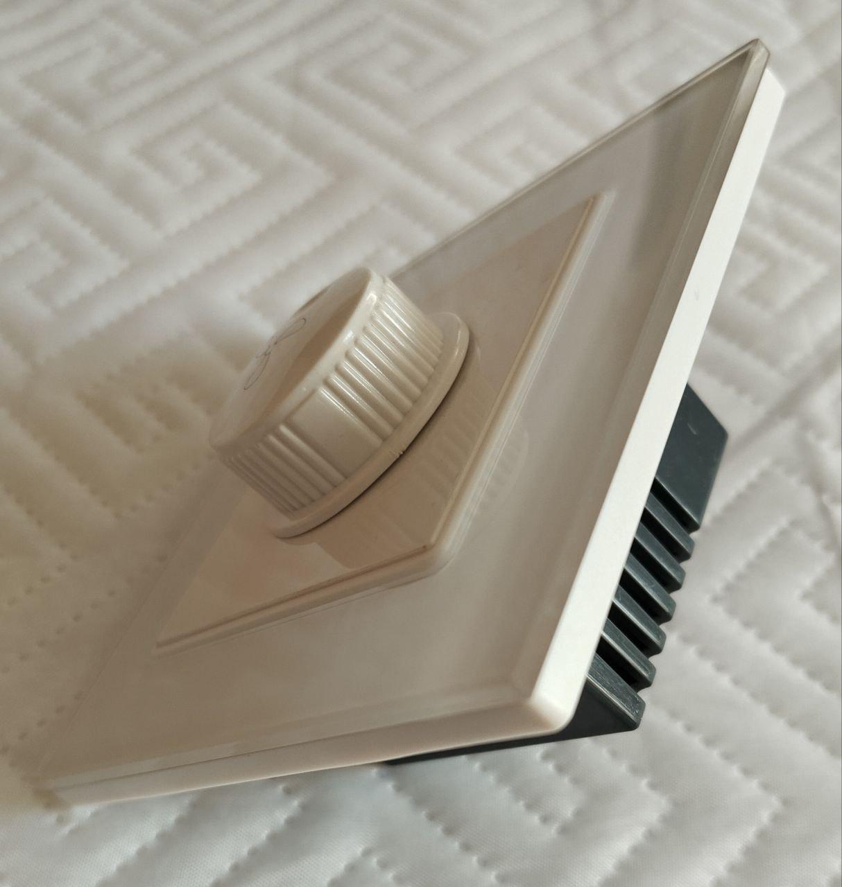 Регулятор оборотов вентилятора Glass стеклопластик White (27159102) - фото 3 Регулятор оборотов вентилятора Glass стеклопластик White (27159102) - фото 3