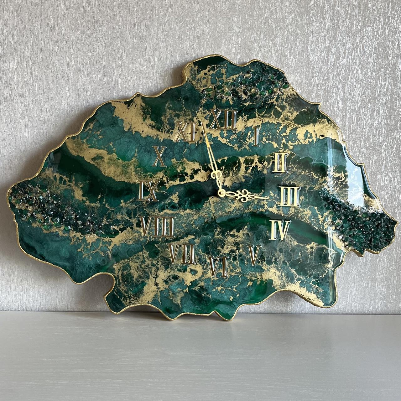 Часы настенные фигурные из эпоксидной смолы Срез камня 50х33 см