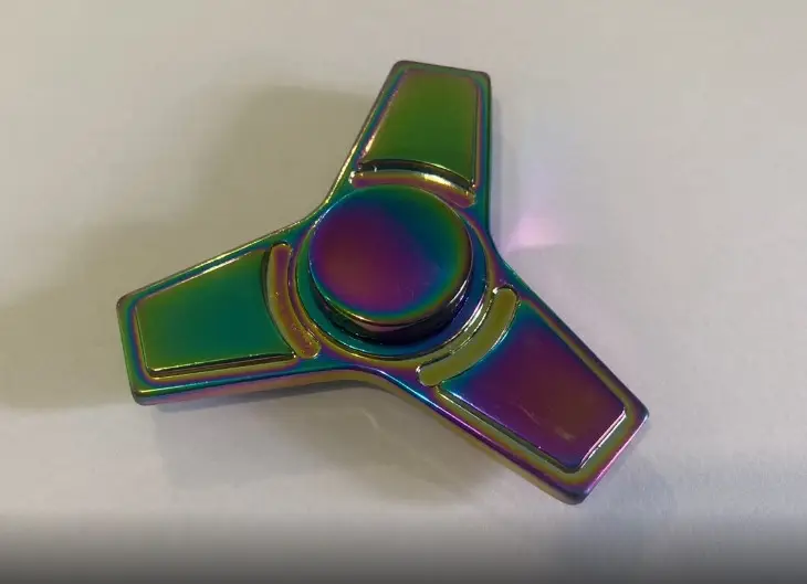 Спинер №2 треугольник металл (29810193) Спинер №2 треугольник металл (29810193)