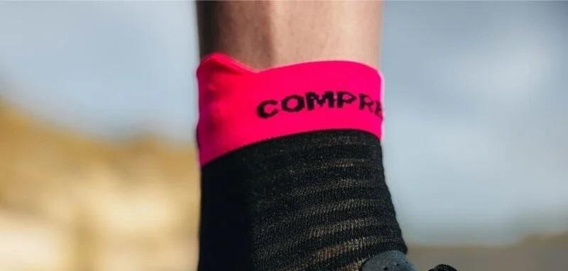 Носки Compressport Pro Racing Socks V4.0 Ultralight Run High T4 Black/Safe Yellow/Neo Pink (17539562) - фото 3