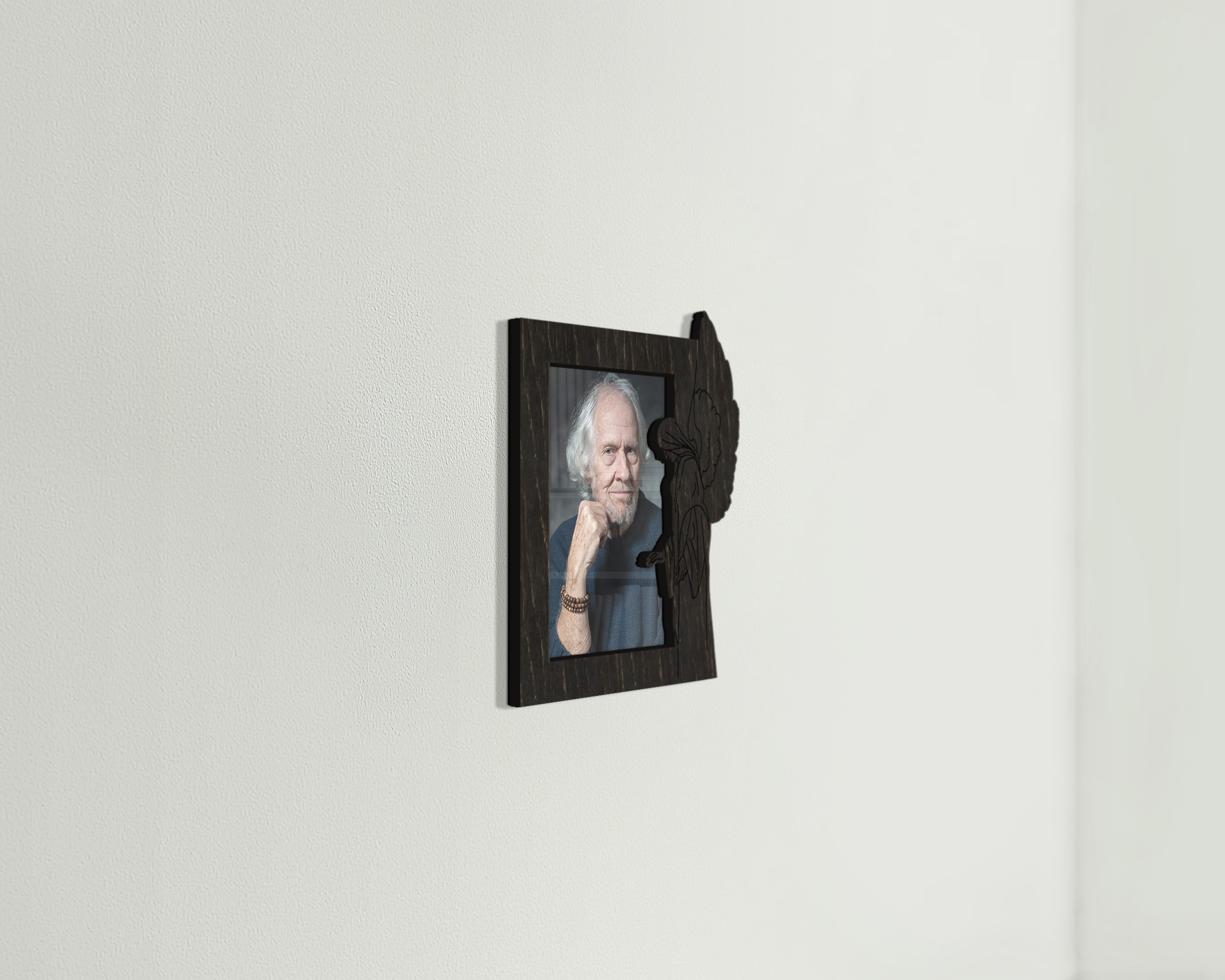 Фоторамка меморіальна The Frame Depot з гравіюванням ангела Чорний (memorial_4x6_frame-4) - фото 2 Фоторамка меморіальна The Frame Depot з гравіюванням ангела Чорний (memorial_4x6_frame-4) - фото 2