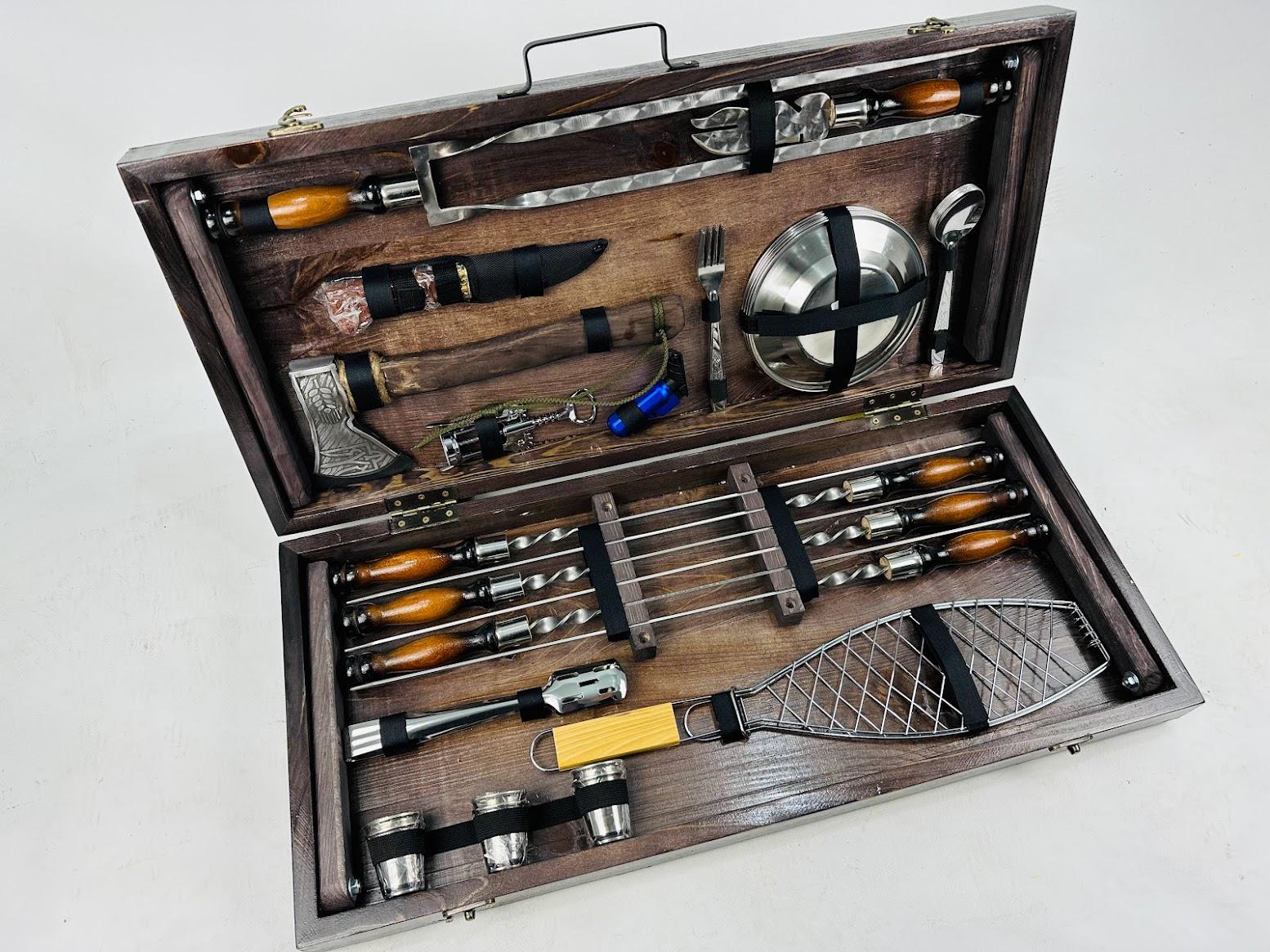 Набор шампуров и аксессуаров Мега в деревянном кейсе 38 пр. Коричневый (141-10-KS-7511)