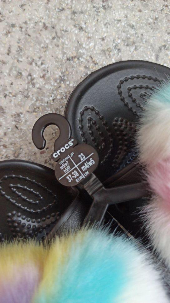 Шльопанці жіночі утеплені Crocs Classic Fur Sure Slide р. 38-39 Чорний (5483) - фото 12 Шльопанці жіночі утеплені Crocs Classic Fur Sure Slide р. 38-39 Чорний (5483) - фото 12