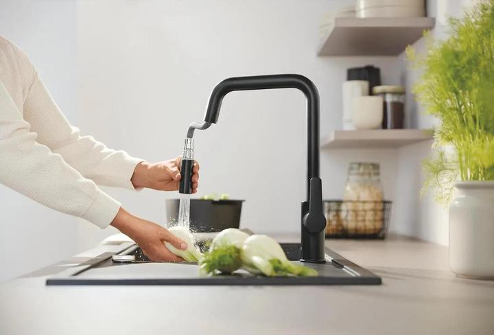 Змішувач для кухні з висувною лійкою Grohe Eurosmart New Чорний (306192430) - фото 3