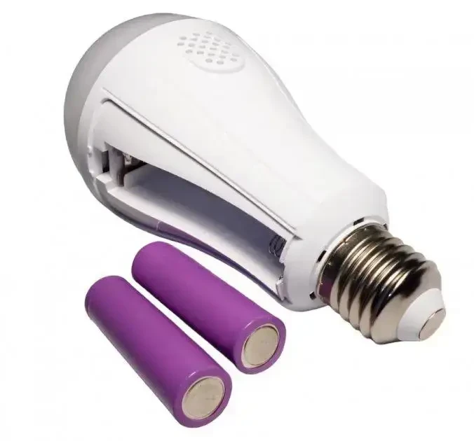 Лампочка енергозберігаюча Rainberg P920 18650 20w з 2 змінними акумуляторами та зарядкою (2354720091)